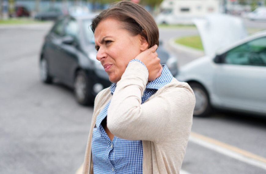How an Injury Lawyer in Hamilton Helps With Car Accident Claims